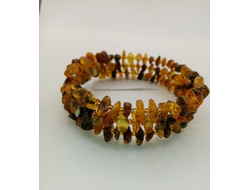 Браслет тройной на пружине из обработанного янтаря 14г