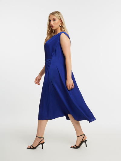 Нарядное платье с поясом