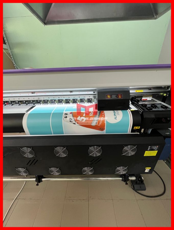 Широкоформатная печать наклеек для вендингового аппарата
