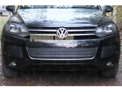 Защита радиатора Volkswagen Touareg II 2010-2014 black центральная PREMIUM