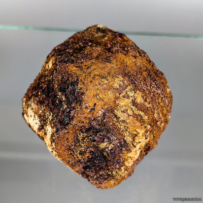 Альмандин (разн. гранат). Россия. 90*65*65мм