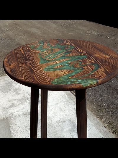 столик для кафетерия с рекой