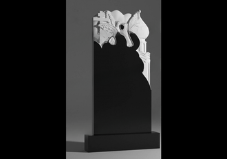 Стела с храмом и голубями