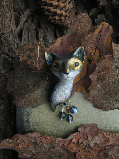 Волшебная брошь "Ледяная Лисичка - Хозяйка Зимнего Леса"