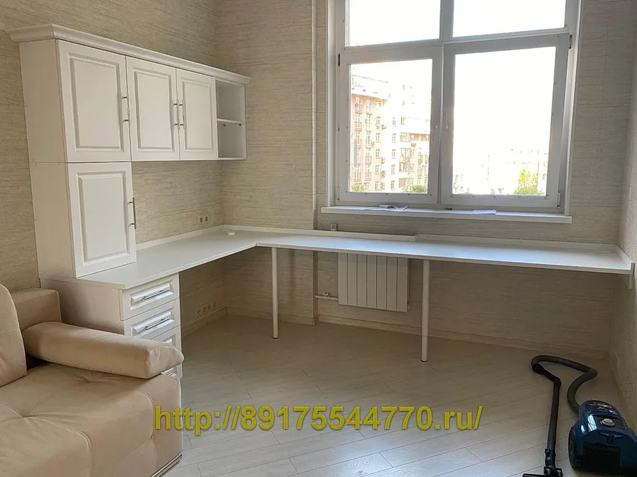 023 Рабочий кабинет. Стол с полками.
Фасады: МДФ пленка
Корпуса: ЛДСП Egger, W1100 Белый Альпийский, структура ST9
Столешница: ЛДСП Egger /25 мм/, W1100 Белый Альпийский
