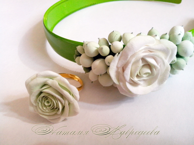 Кольцо с зеленой розой.