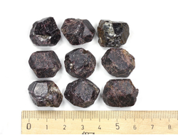 Гранат Альмандин, кристалл в ассортименте, Кольский п-ов, Россия (18-20 мм, 9-10 г) №25652