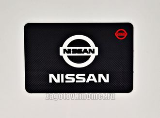 Коврик на торпеду NISSAN