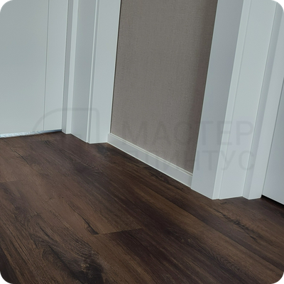 Плинтус ХДФ Dollken Cubu Flex Life 60мм Х 2,5 м 1013/5012 Белый в интерьере 7