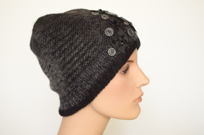 Итальянская шапка с пуговицами Визио