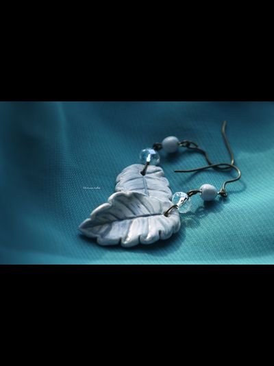 Серьги-листья с хрустальными бусинами "Из сновидений"