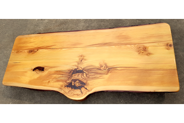 Небольшая барная стойка из срощенного массива лиственницы с сучком. Москва, spilcenter.com