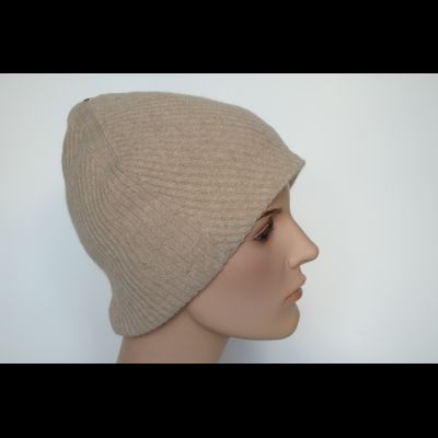 Вязаная шапка бежевая Vizio Италия 106 CY