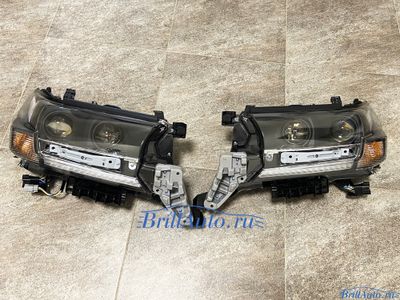 Фары Toyota Land Cruiser 200 черные Executive (GBT)