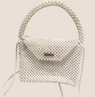 Вечерняя белая сумка из бусин