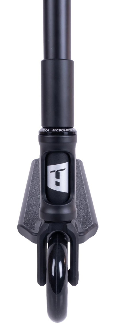 Спортивный самокат Tech Team Provokator 47 для уличных трюков.