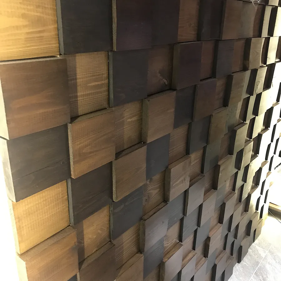 Оформление квадратными спилами стены магазина "Абрау-Дюрсо", г.Архангельск