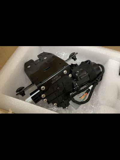 Geely Coolray Электроподъемник крышки багажника