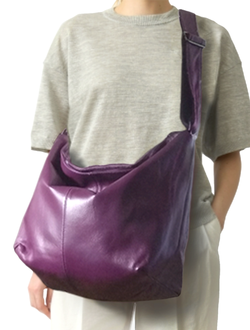 Раздел каталога. Мешки и женские кожаные сумки через плечо