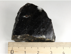 Нуумит (жедрит-антофиллит), полировка, Гренландия (35*30*21 мм, 32 г) №29921