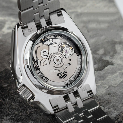 Наручные часы Seiko SSK001K1