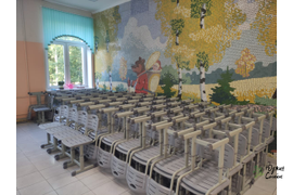 Поставка 745 пластиковых ученических стульев