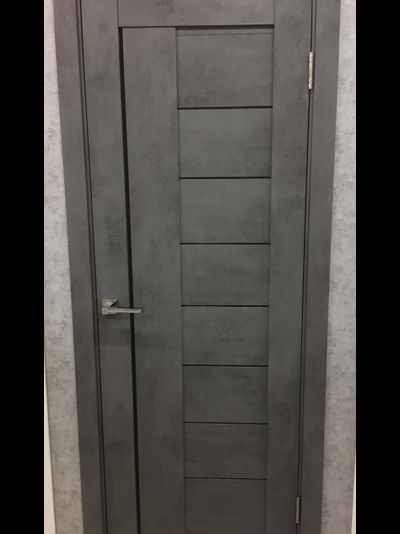 ЛАЙНДОР. ТУРИН 7. БЕТОН ТЕМНЫЙ/ ЧЕРНЫЙ ЛАК