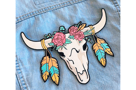 нашивка череп на джинсовке