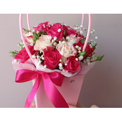 Сумочка с кустовыми розочками. Размер S