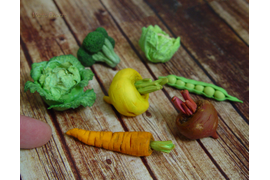Миниатюра из полимерной глины: морковь, свекла, горох, репа, капуста белокочанная, брокколи, цветная капуста.