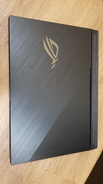 ASUS ROG STRIX-G GL731GU-EV216T ( 17.3 FHD IPS 144HZ I7-9750H GTX1660TI(6Gb) 16Gb 2TB + 512SSD )