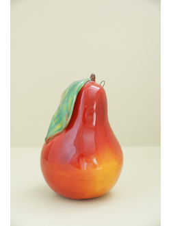 Груша с листом