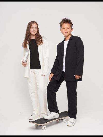 Брюки трикотажные со стрелкой черные