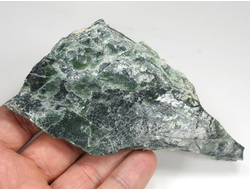 Серпентин, необработанный, дикий образец, Россия, КЧР, Урупский район (116*64*13 мм, 107 г) №37610