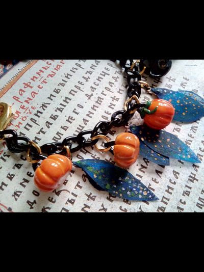 Браслет с тыковками и чёрным котом "Таинство сентября", необычное осеннее украшение