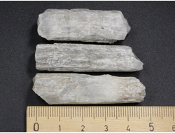 Натролит, кристалл в ассортименте, Ловозерский массив, Кольский полуостров (40-50 мм, 8-11 г) №26316