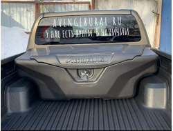 Ящик в кузов пикапа Aeroklas Gravity подходит для установки на все модели. На фото Toyota Hilux Revo