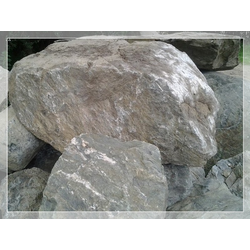 Валун Ласточкино гнездо