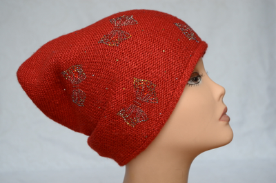 Вязаная шапка красного цвета италия Визио фото