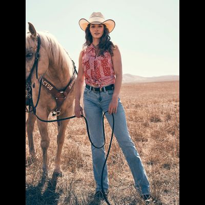 Джинсы 9MWZ Wrangler® Retro Premium Patch® Mae Cowgirl Cut®