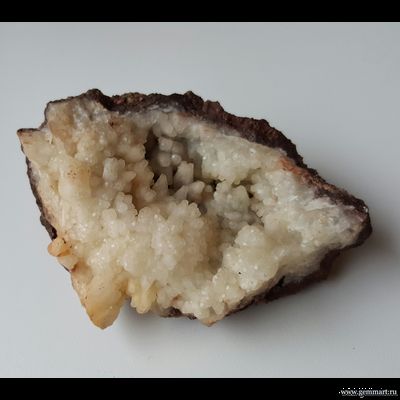 Кальцит на лимоните. Россия. 70*52*30мм