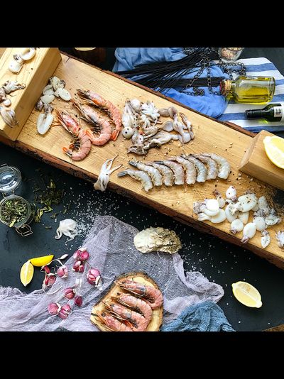 Доска для подачи закусок из дуба с корой