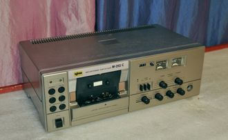 Магнитофон Вильма М-212С