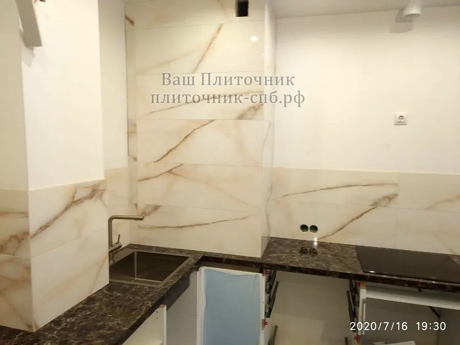 Облицовка фартука керамогранитом с заусовкой плитки под 45 градусов