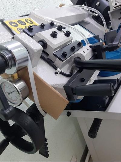 Ленточнопильный станок для резки металла BS 170 FHЕ (380 V и 220 V), от