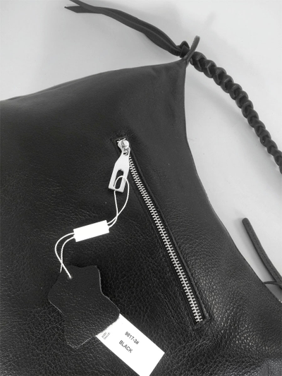 (АРТИКУЛ: 10130/1/5) СУМКА СРЕДНЕГО РАЗМЕРА, НАТУРАЛЬНАЯ КОЖА, ЧЕРНАЯ, С НАКЛАДНЫМИ КАРМАНАМИ, РУЧКА ЧЕРЕЗ ПЛЕЧО