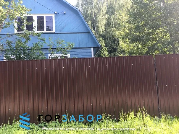 Забор из профлиста для дачи с установкой