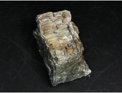 Хризотил-асбест "экстра", необработанный образец, Россия, КЧР, Урупский район, Беденский массив, м-ние Мощевая балка (24*15*12 мм, 7 г) №29890