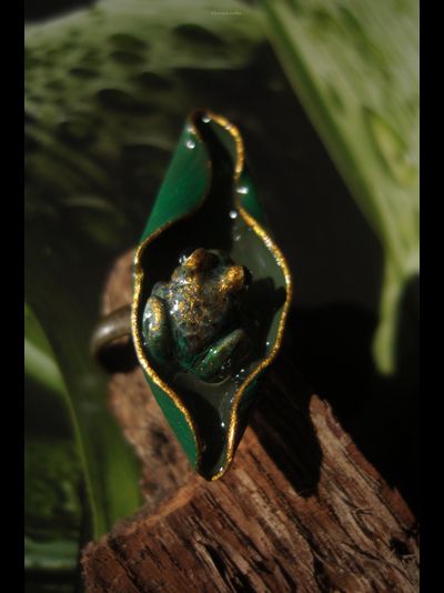 "После дождя", необычное кольцо с тропической лягушкой