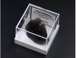 Обсидиан в пластиковом боксе, Армения №24207